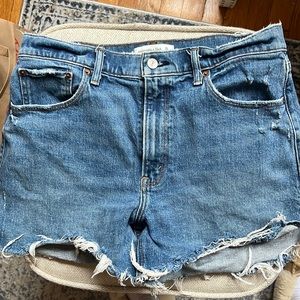 Abercrombie 4” Mom Short, High Rise, Size 10